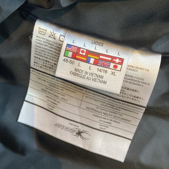 Spyder
Peak Synthetic & Down filled Jacket - Picture 12 of 13